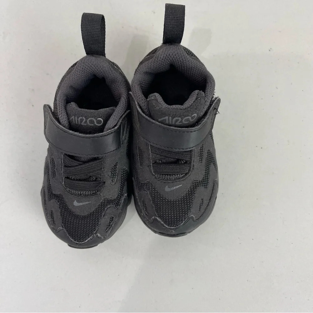 Nike AirMax 200 Black Sneakers Low Top Toddler Size 4C Unisex Baby AT5629-001 - Picture 4 of 8